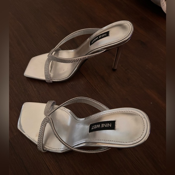 Women's Nine West Heels - Picture 4 of 6